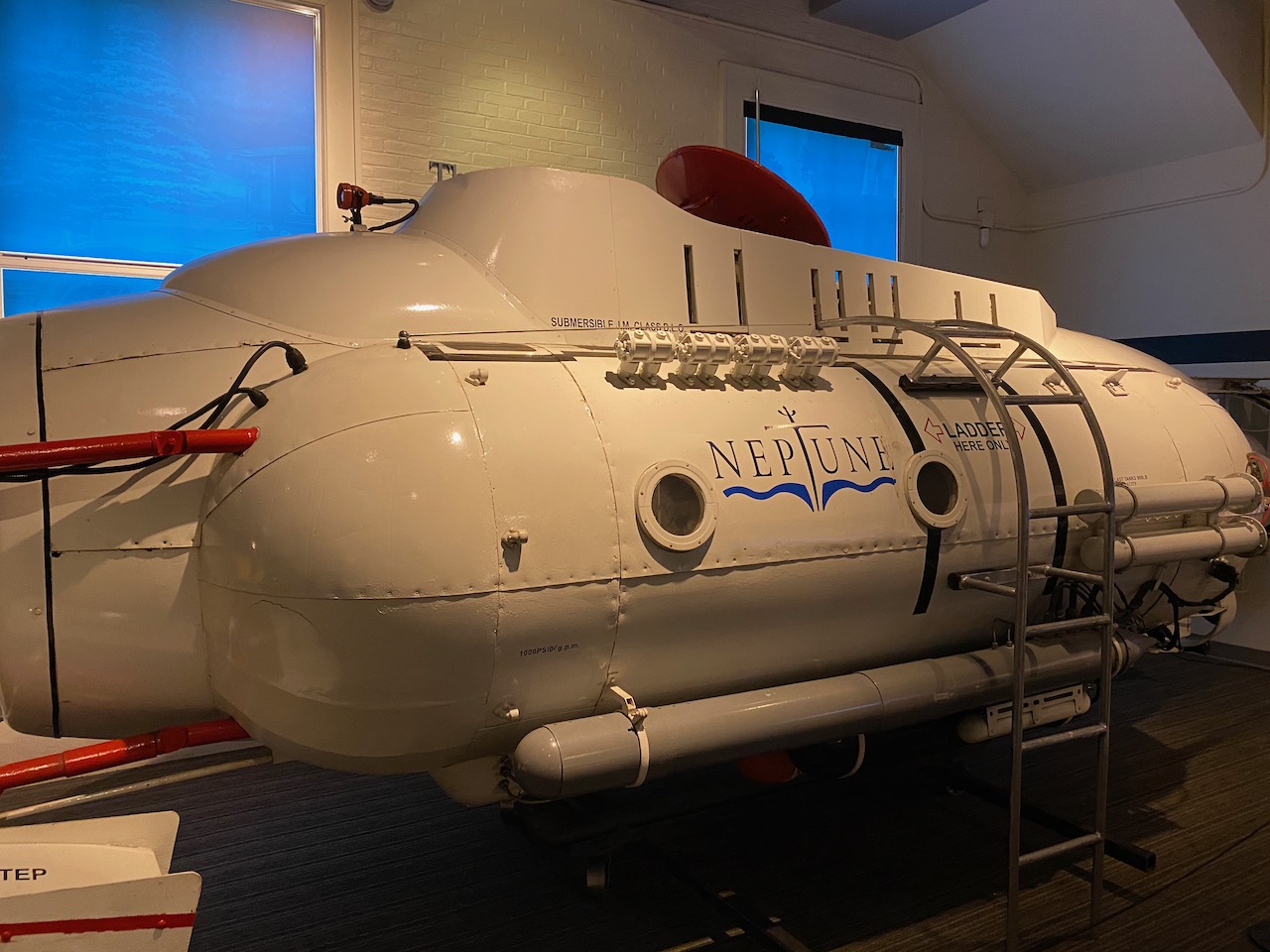 saratoga spa - neptune submarine