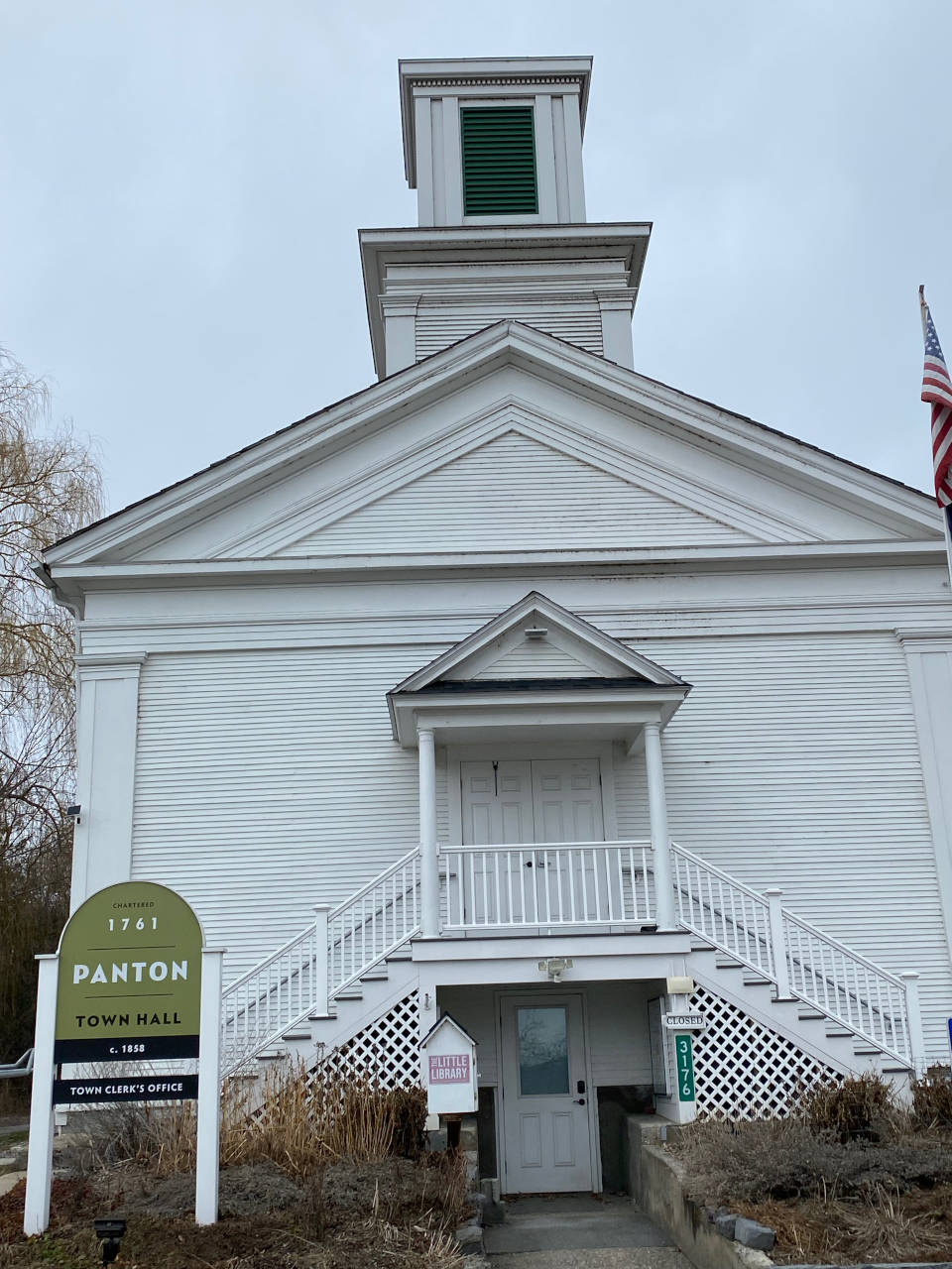 vt251 - Panton town hall